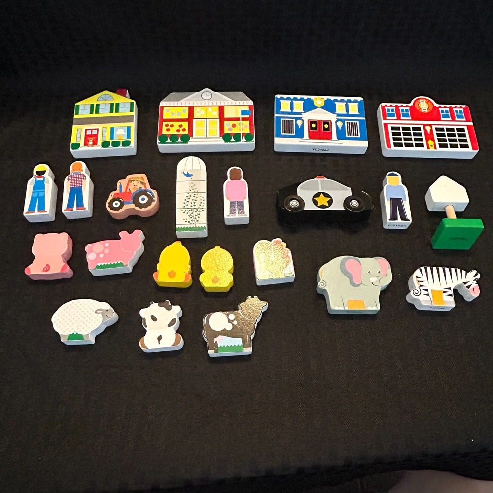 Melissa & Doug Wooden Town Play Set 22 Pieces Mixed Lot EUC - Picture 2 of 2